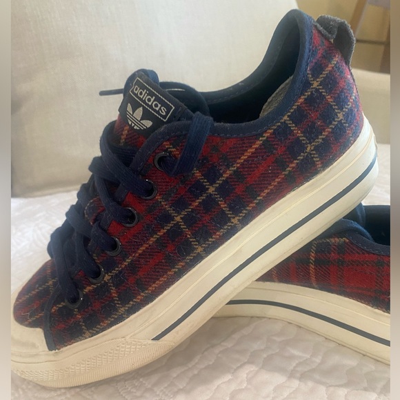 Adidas Women’s platform - Picture 1 of 5